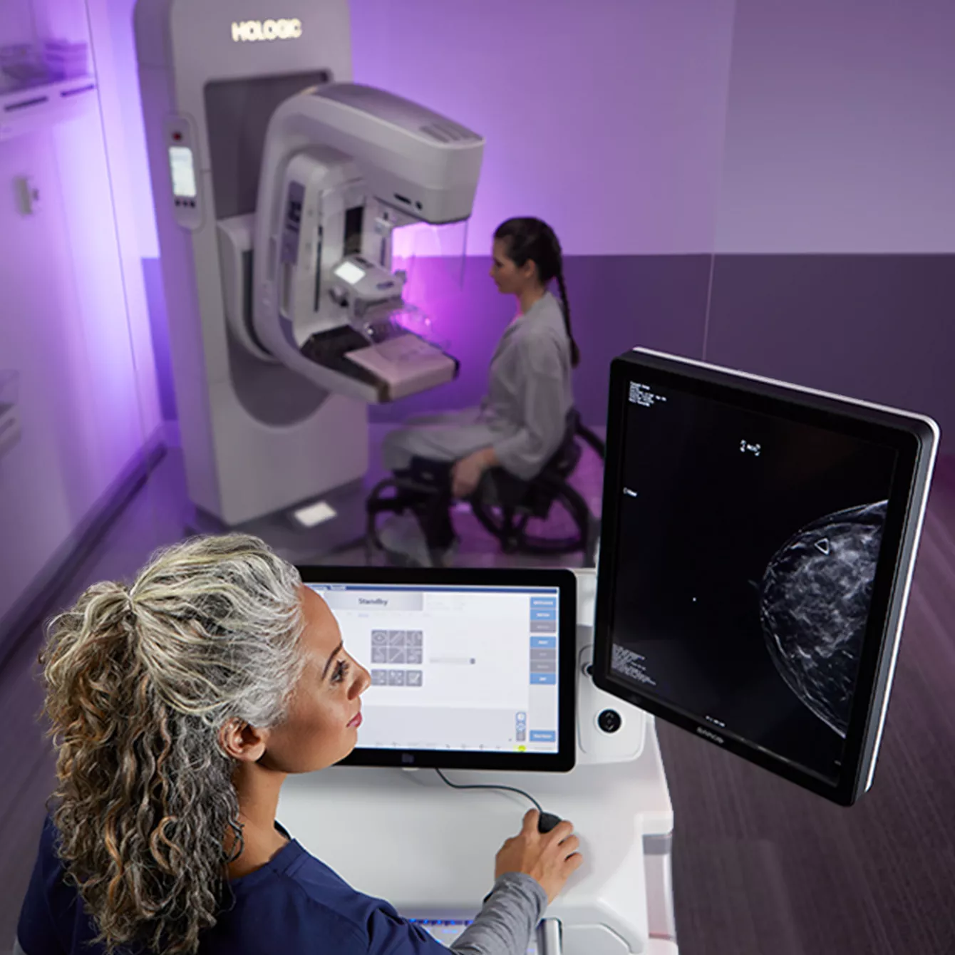 Envision technician reviewing DICOM x-ray image